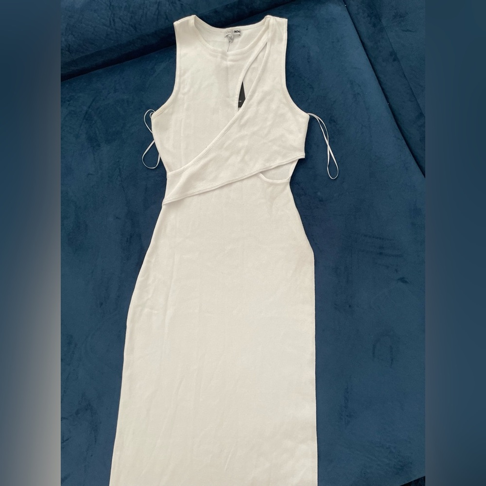 Sexy and slit sweater midi dress white small new with tags high slit curvy fit